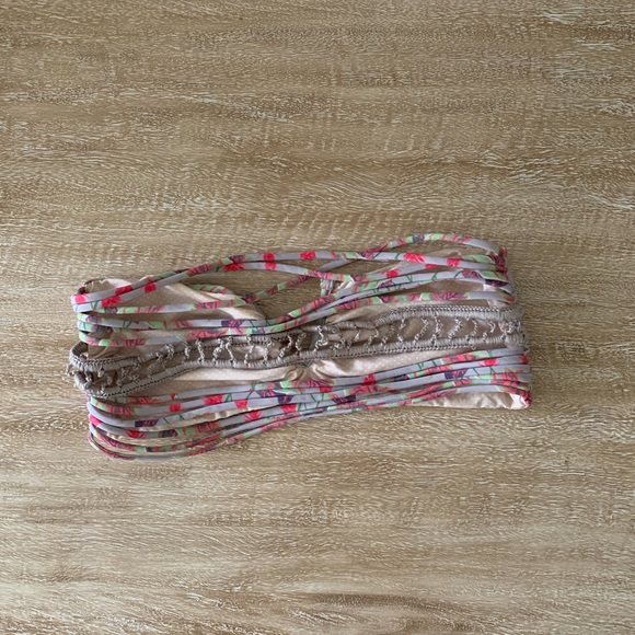 ACACIA Ohia Crochet Back V-Wire Bandeau Top, M - Picture 2 of 4